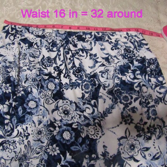 Cato womens skirt size L pull on wide elastic band white with blue floral prints - Picture 11 of 13